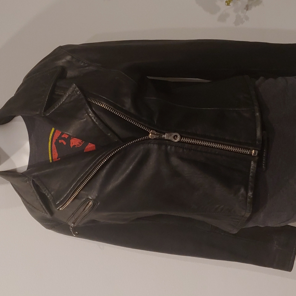 Luis Alvear beautiful very very soft black leather jacket comfy and stylish